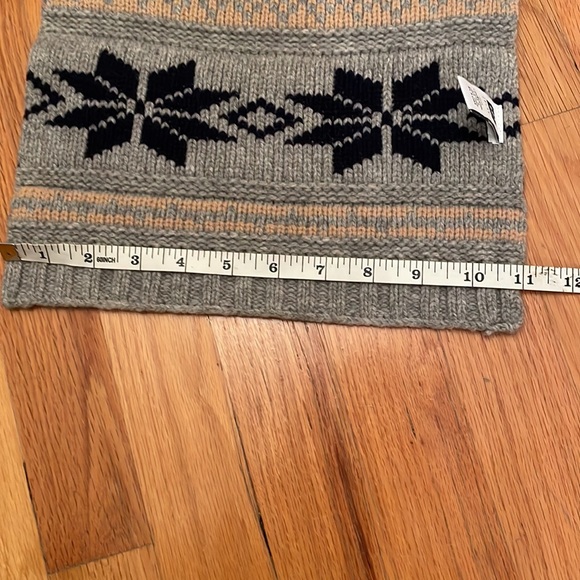 GAP 100% Lambswool Scarf. Gray w/Design. EUC Like New. Unisex - Picture 5 of 6